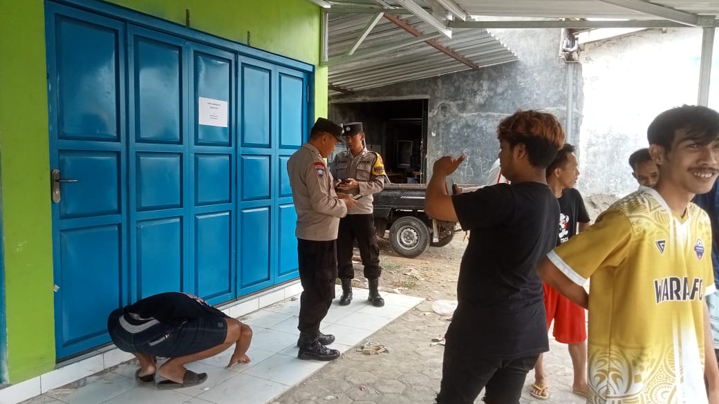 Warga Gerebek Warung Klontong yang Diduga Menjual Pil Koplo di Karangcegak