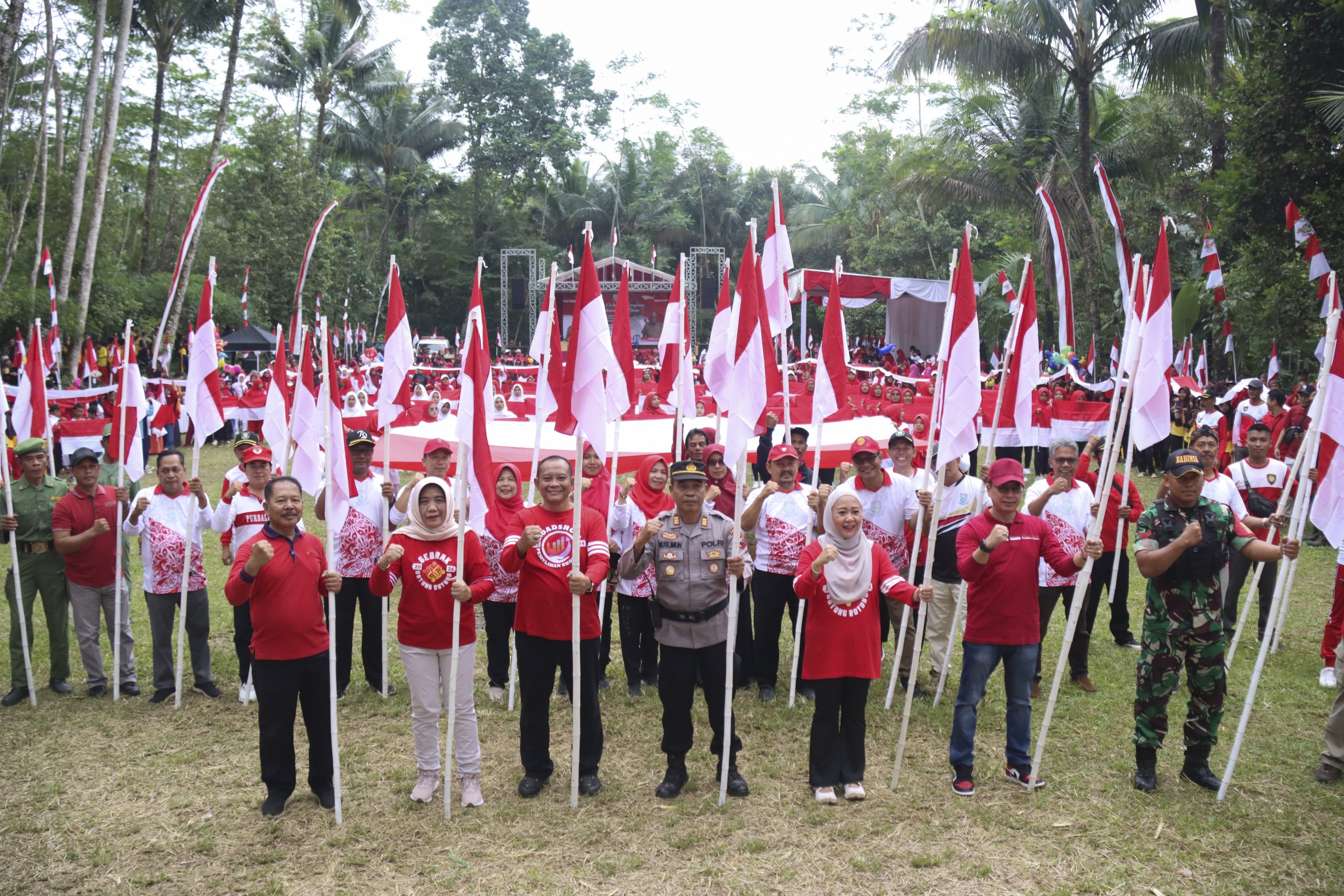 29 Ribu Bendera Merah Putih Dibagikan ke Seluruh Desa di Purbalingga Sambut HUT RI ke-79