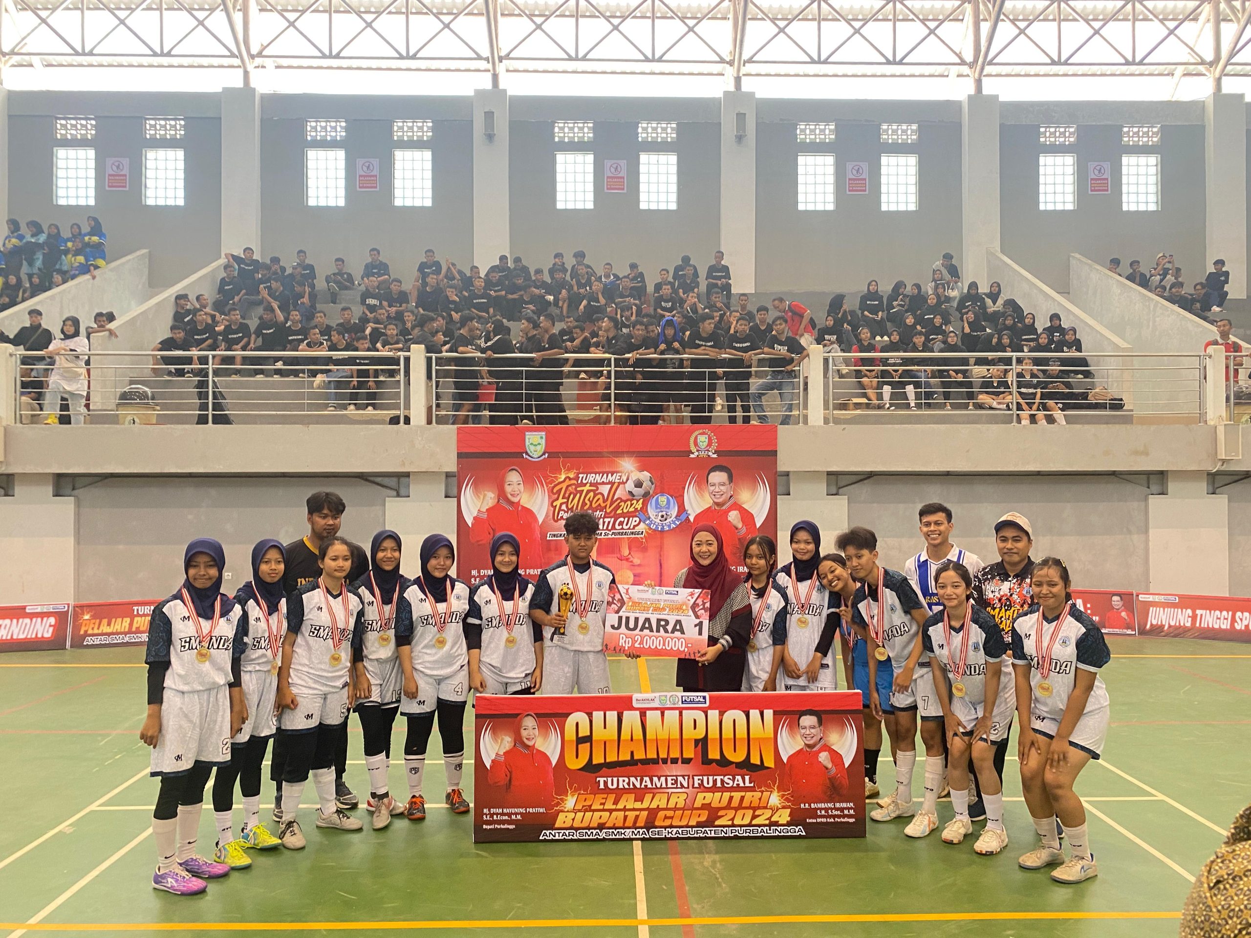 SMA N 2 Purbalingga Tampil Sebagai Juara di Turnamen Futsal Pelajar Putri Piala Bupati Purbalingga