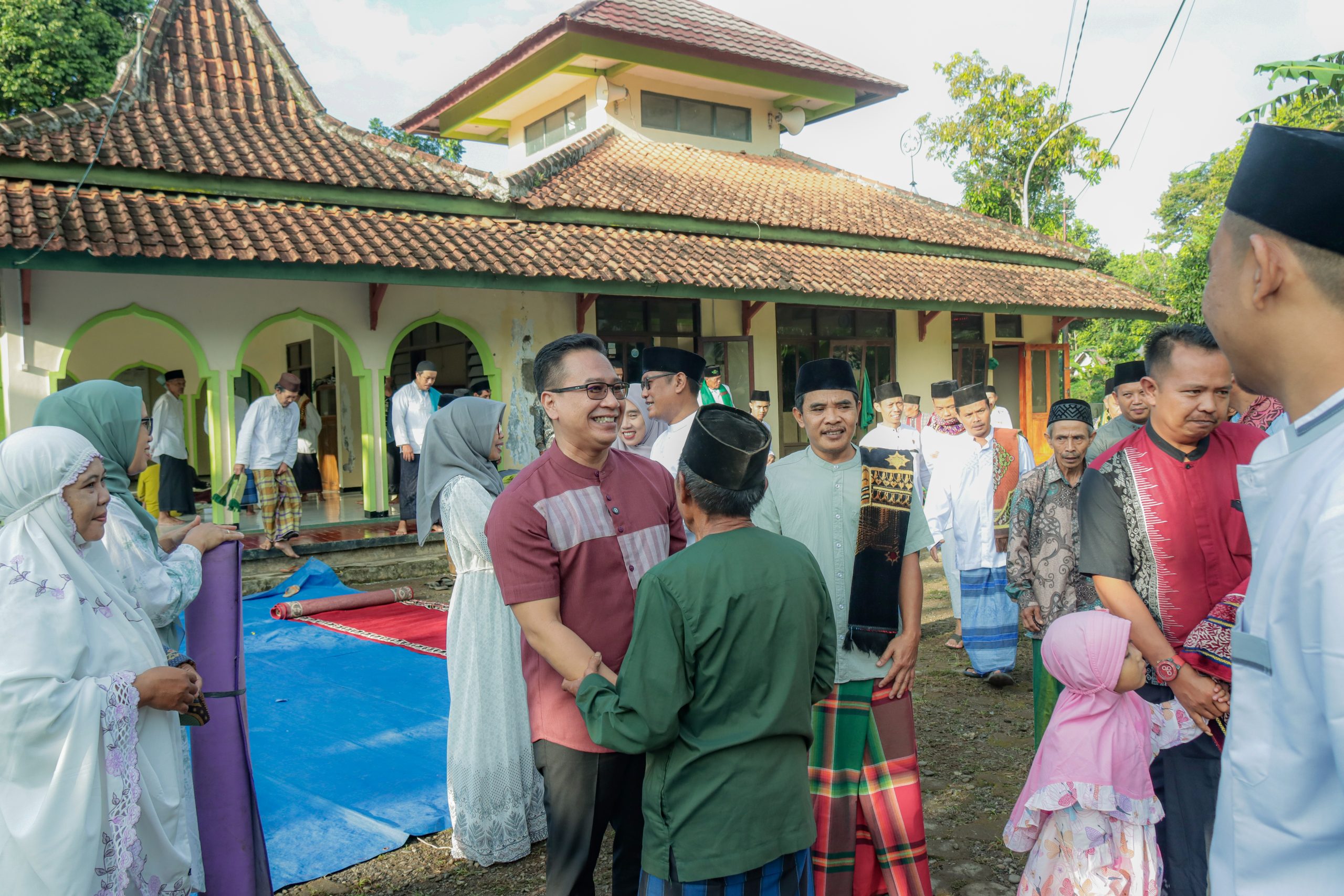 Ketua DPRD Purbalingga Salat Idul fitri di Desa Candiwulan, Ini Alasannya
