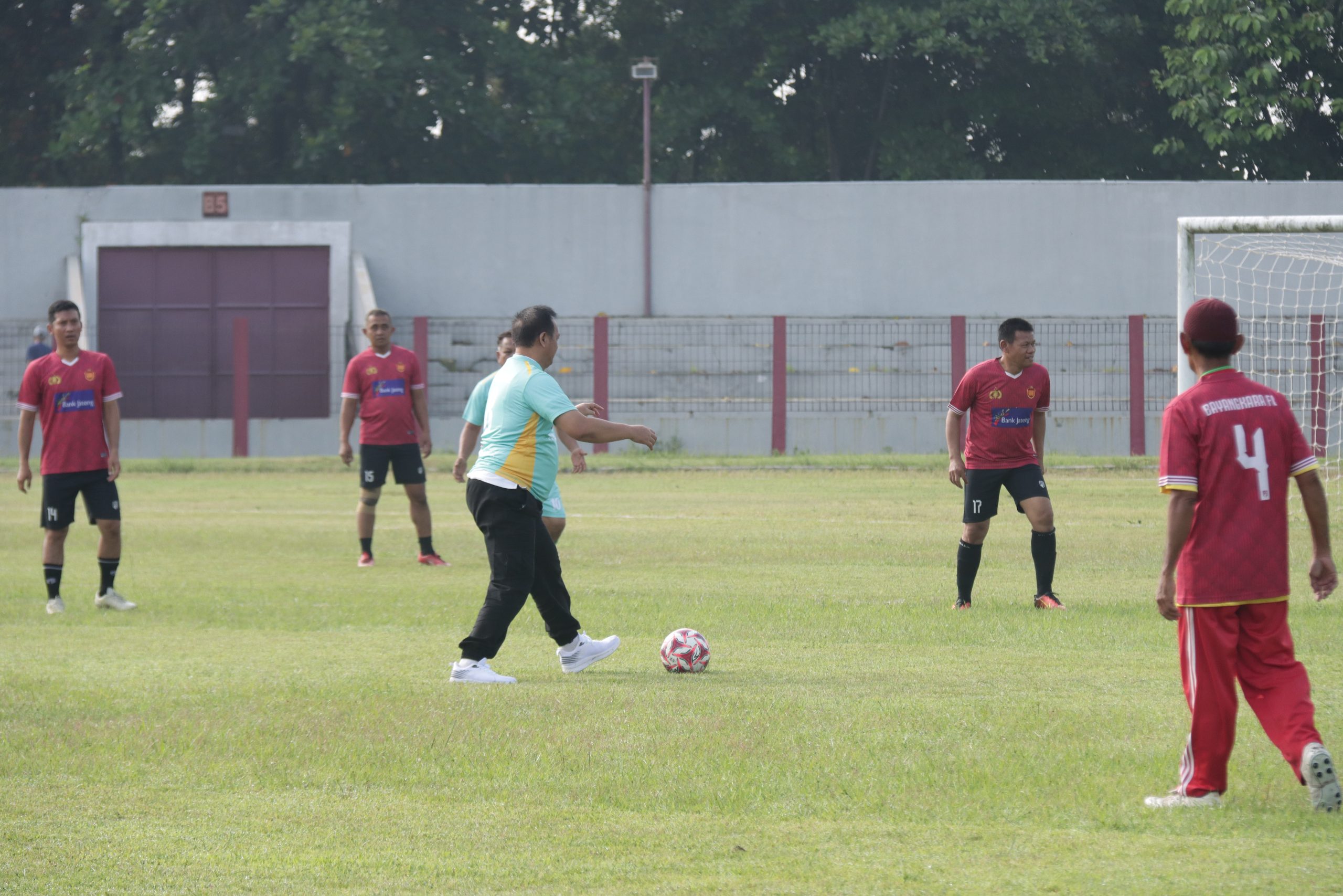 Dalam Rangka Halal Bihalal, Forkopimda Purbalingga Gelar Fun Games Sepakbola