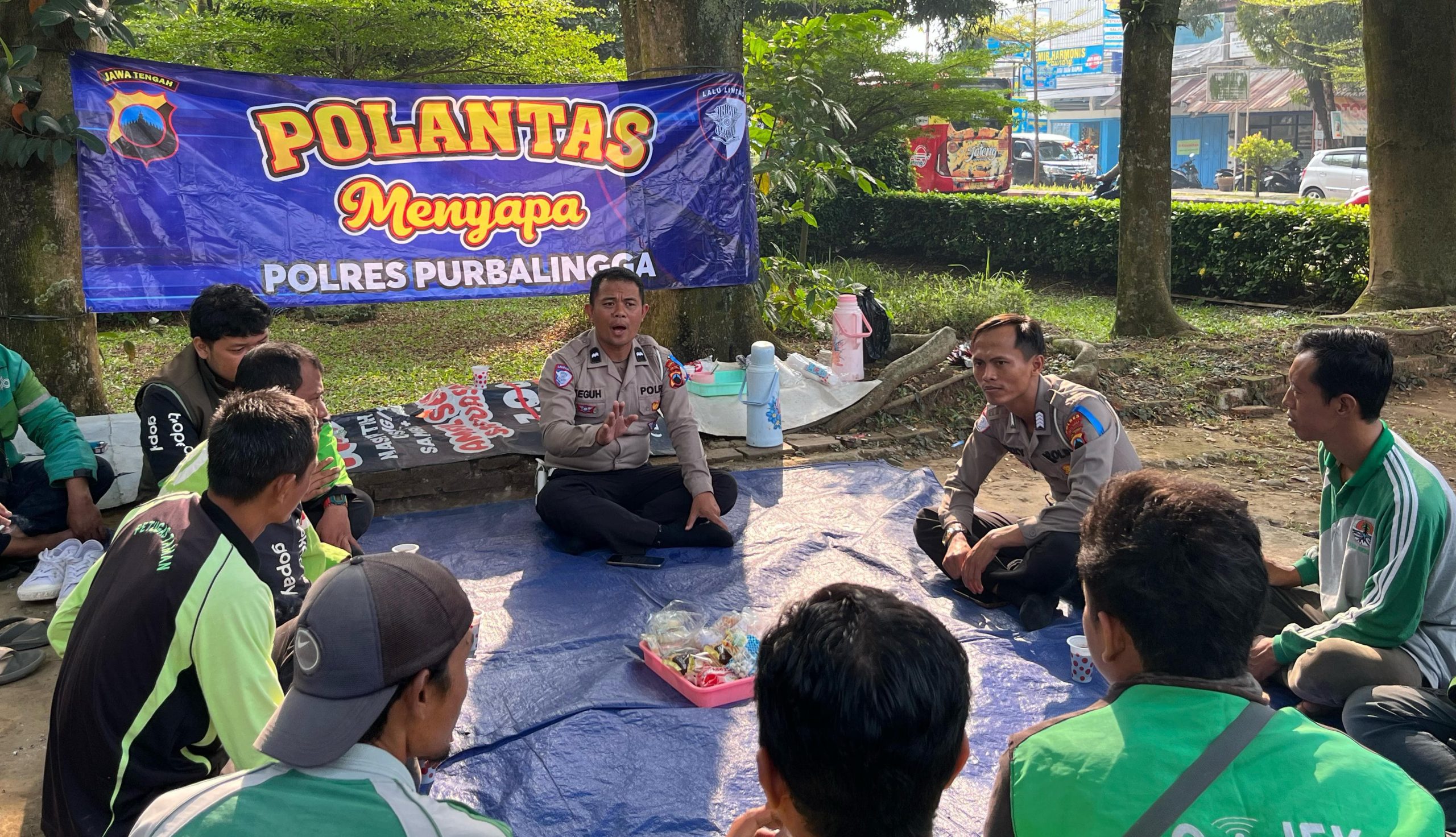 Ngopi Bareng Ojol, Cara Humanis Satlantas Purbalingga Sosialisasikan Tertib Lalu Lintas