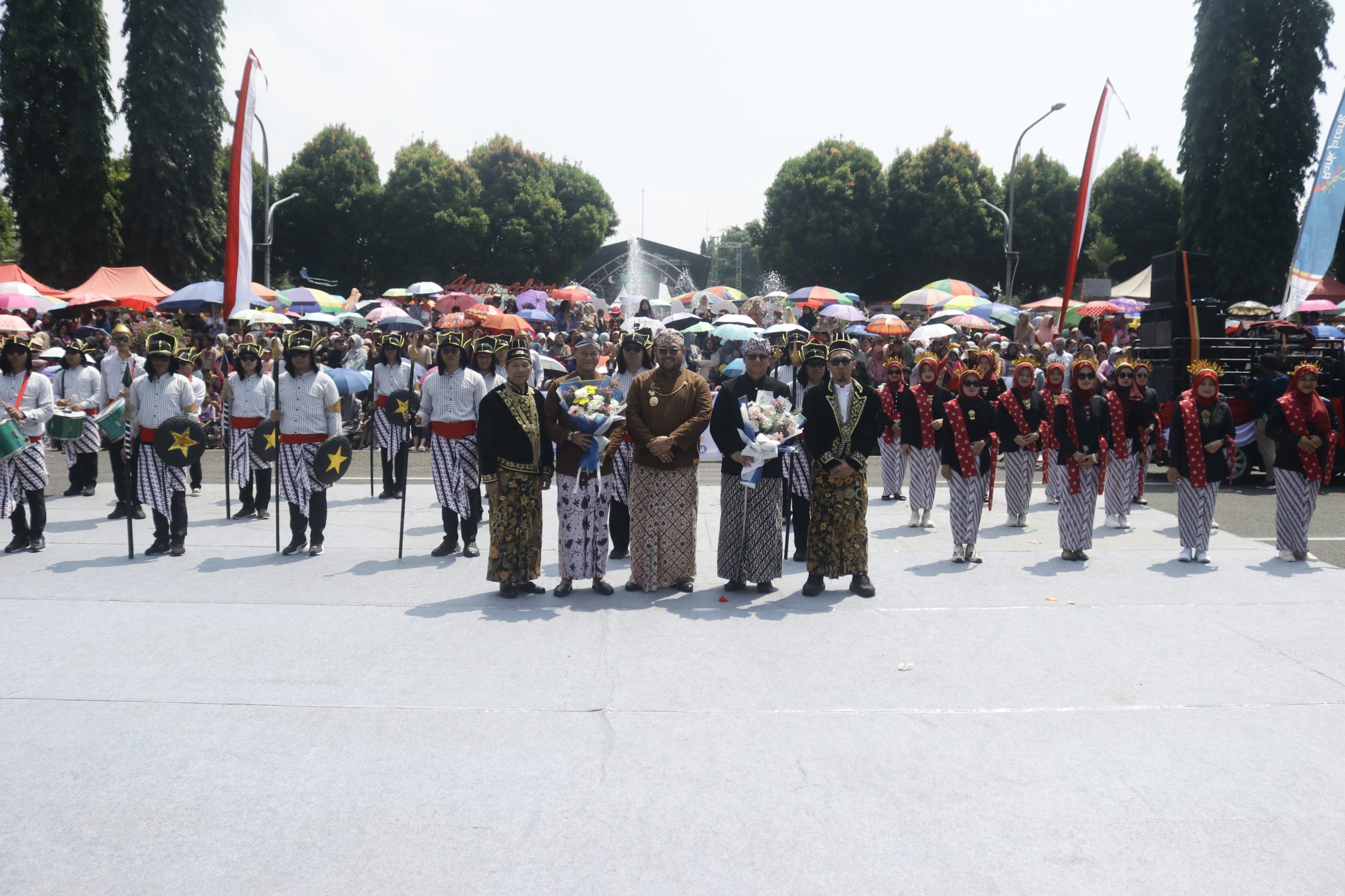 111 Kontingen Meriahkan Pawai Kebangsaan HUT ke-80 RI di Purbalingga