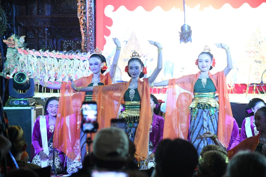 Digelar Perdana, Pentas Tangine Seni Budaya Purbalingga Hangatkan Pendopo Dipokusumo