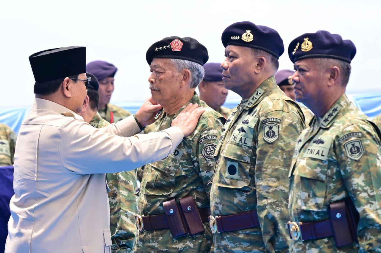 Presiden Prabowo Anugerahkan Pangkat Istimewa 11 Perwira Purnawirawan, Mantan Gubenur Jateng Bibit Waluyo Salah Satunya