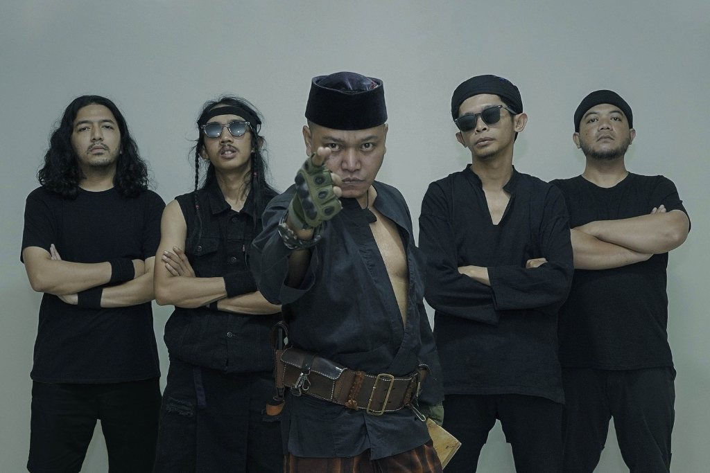 Romi & The Jahats: Teriakan Jujur dari Jantung Punk Rock Jakarta