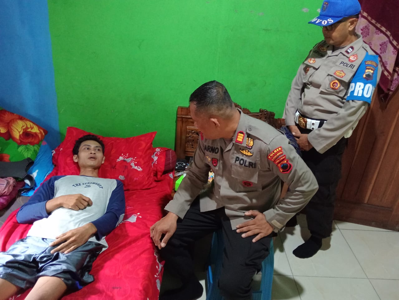 Polsek Bobotsari Salurkan Bantuan Sosial untuk Warga Sakit Lewat Program GASPOLBOS